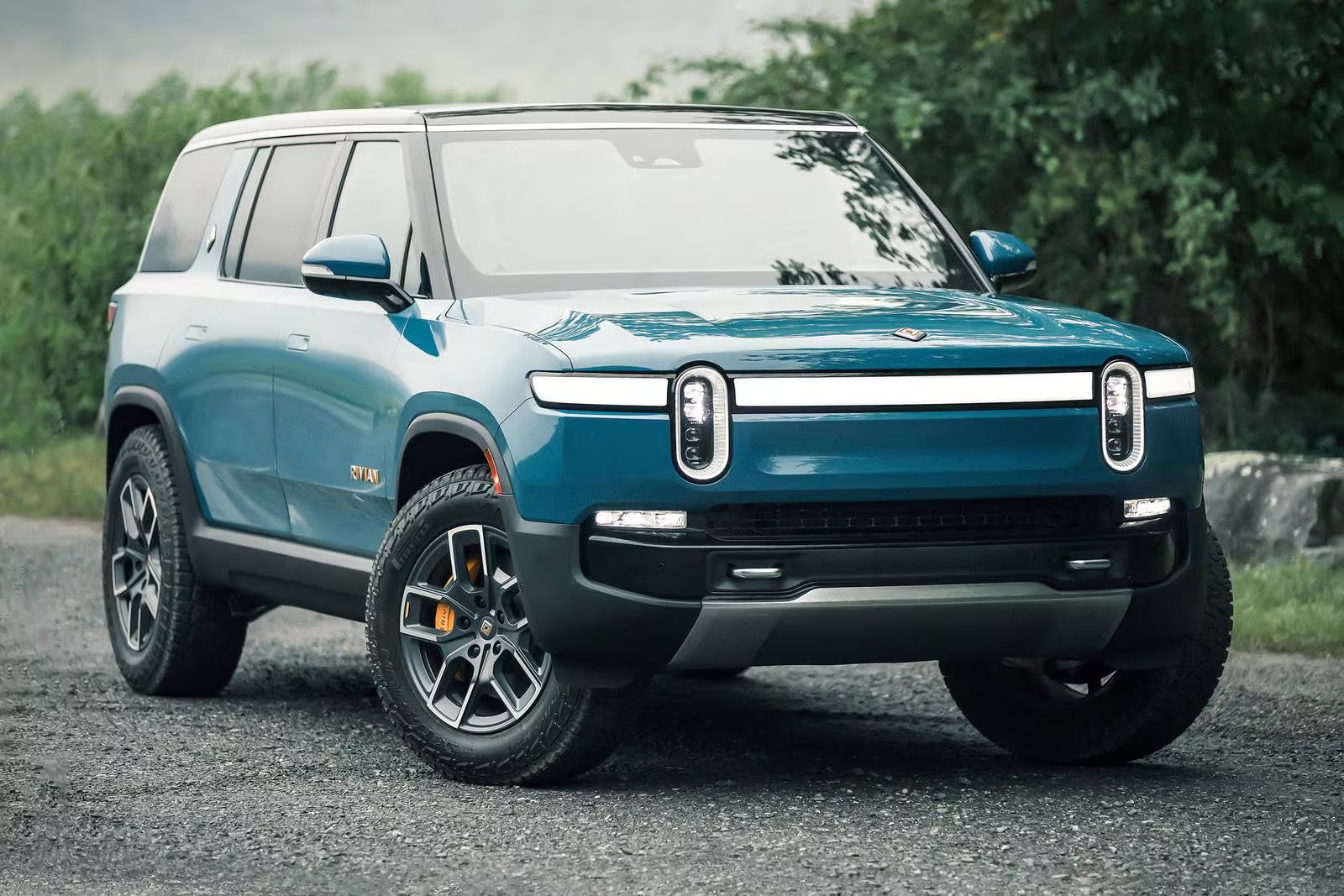 Rivian R1S